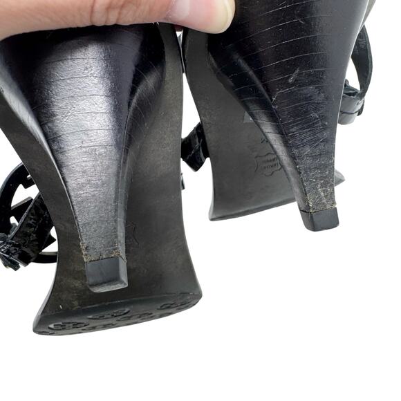 TORY BURCH Black Patent Leather Miller Kitten Heels Sandals Logo Classic Size 8 - Picture 6 of 8